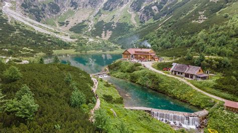 Zelené pleso v Tatrách na jar