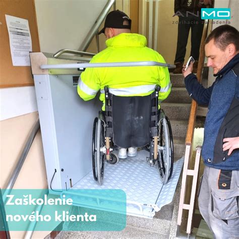 Vlak so špeciálnym vozňom pre imobilných cestujúcich