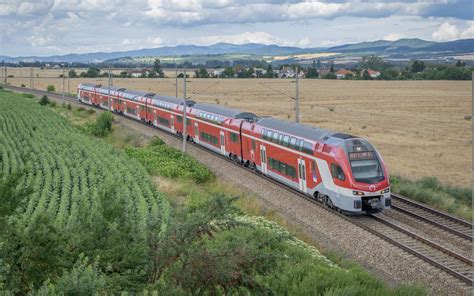 Vlakové súpravy ZSSK a ich triedy
