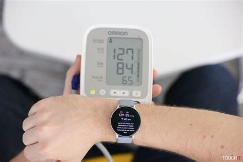 Schéma merania EKG inteligentnými hodinkami