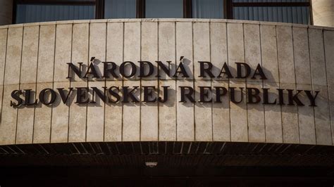 Parlament SR schvaľujúci novelu zákona o sociálnom poistení