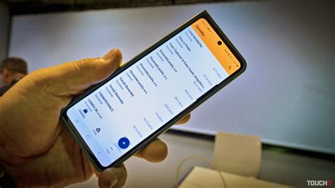 Ilustrácia mobilnej aplikácie Pošty