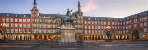 Námestie Plaza Mayor v Lime s prezidentským palácom