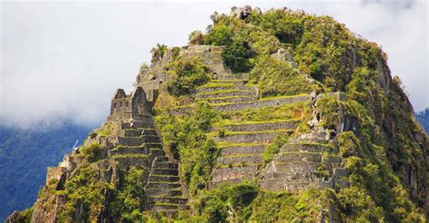 Machu Picchu s horou Huayna Picchu v pozadí