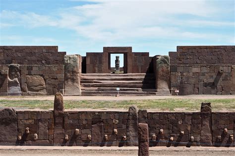 Archeologická lokalita Tiwanaku v Bolívii