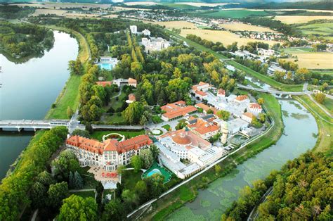 Kúpeľný ostrov v Piešťanoch