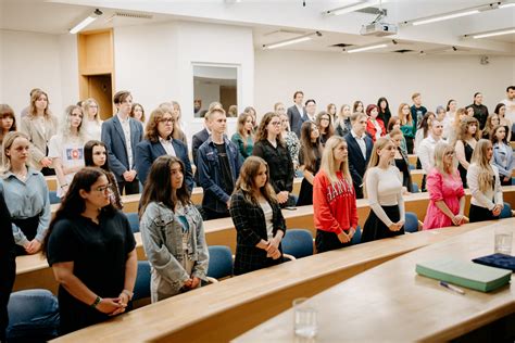 Fotografia spokojných absolventov kurzu