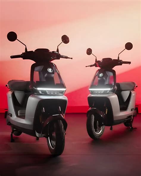 Rôzne modely elektrických skútrov