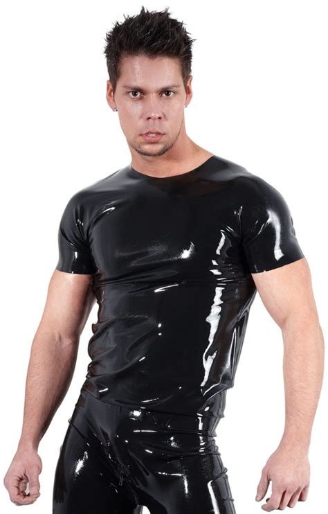 Latexové oblečenie pre mužov