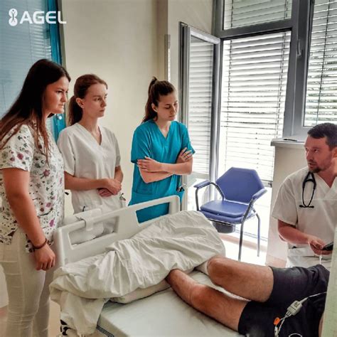 Študenti medicíny na prednáške o paliatívnej starostlivosti