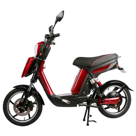 Zložený elektrický skúter v aute