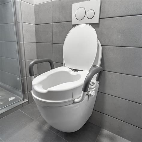 Ilustrácia mobilného WC s madlami a priestorom pre vozík