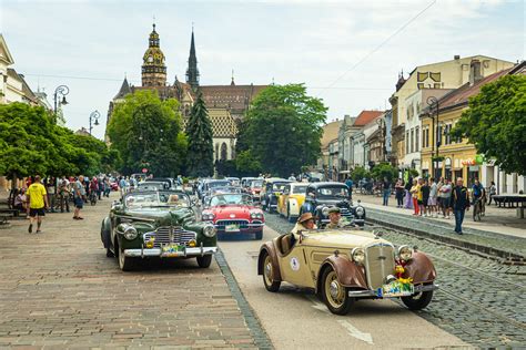 Historické vozidlá na zraze