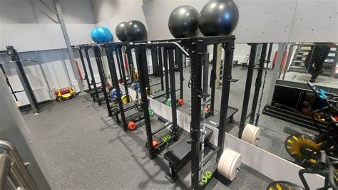 Moderné vybavenie pre silový a funkčný tréning v ReFit Clinic