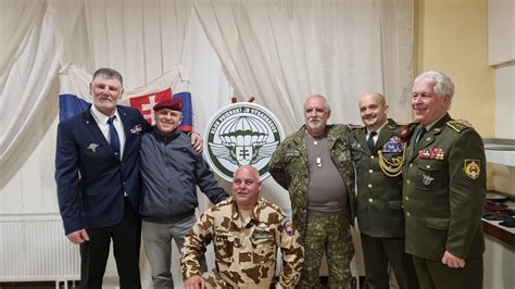 Fotografia členov Klubu vojenských dôchodcov Košice na výročnej schôdzi