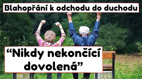 Ľudia sa lúčia s odchádzajúcim kolegom a blahoželajú mu k odchodu do dôchodku