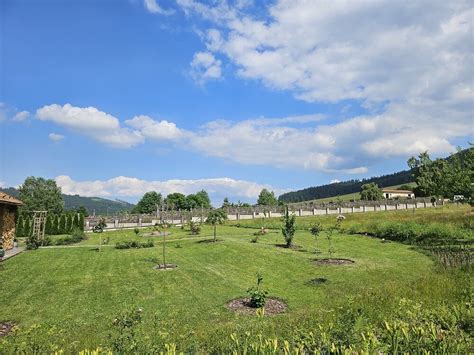 Záhrada zariadenia PARK vo Vysokej nad Kysucou s kaplnkou