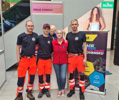 Fotografia ocenených študentov Fakulty zdravotníctva SZU