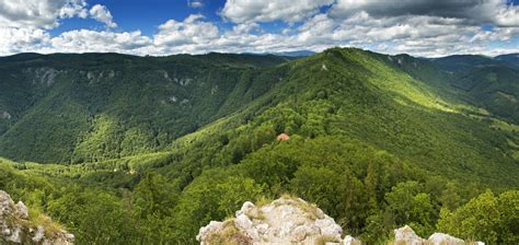 Panoramatický pohľad na Národný park Muránska planina