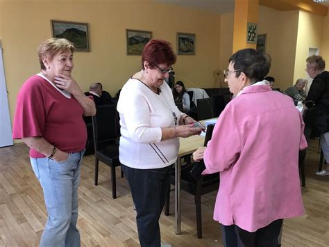 Seniori na kultúrnom podujatí v Košiciach