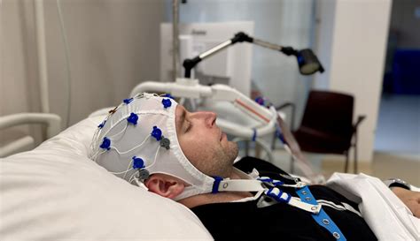 Zariadenie na EEG vyšetrenie mozgu