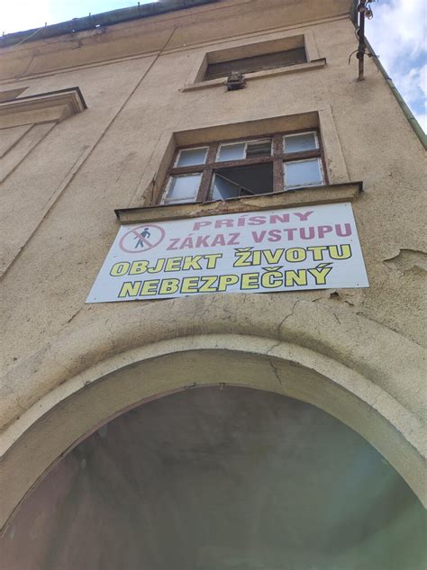 Budova Základnej školy G. Czuczora v Nových Zámkoch