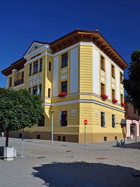 Budova Úradu práce v Novom Meste nad Váhom