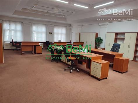 kancelárske priestory a pracovné prostredie