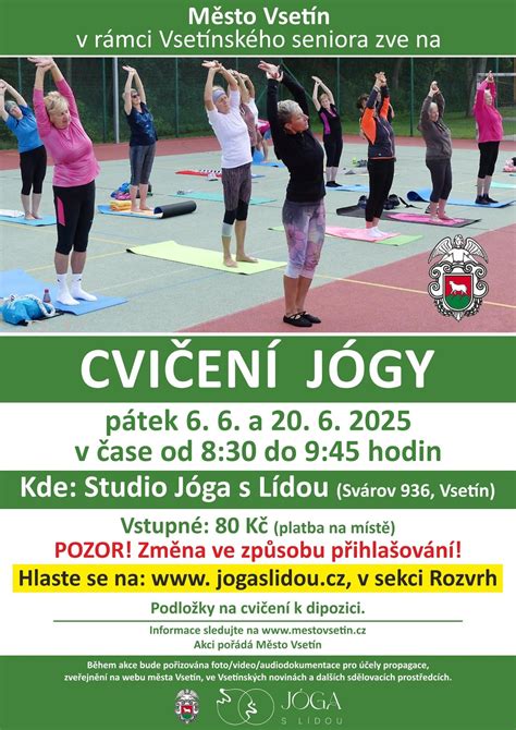 Opatrovateľka pomáhajúca seniorovi pri cvičení