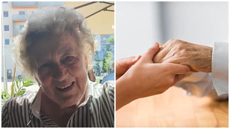 Ilustračná fotografia usmiatej opatrovateľky pomáhajúcej staršej osobe.