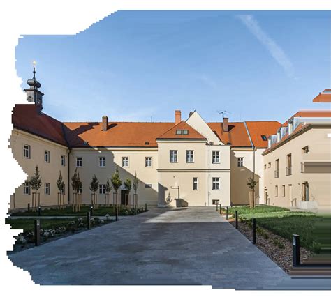 Vonkajší pohľad na Hospic sv. Alžbety v Ľubici