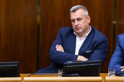 Kalkulátor daní a odvodov pre rakúskych živnostníkov