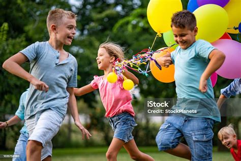 Šťastné deti s opatrovateľkou v Nitre