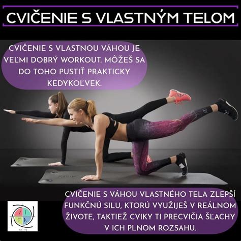 Tréner vysvetľujúci cvičenie seniorovi