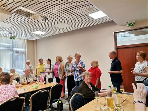 stretnutie seniorov v kultúrnom centre