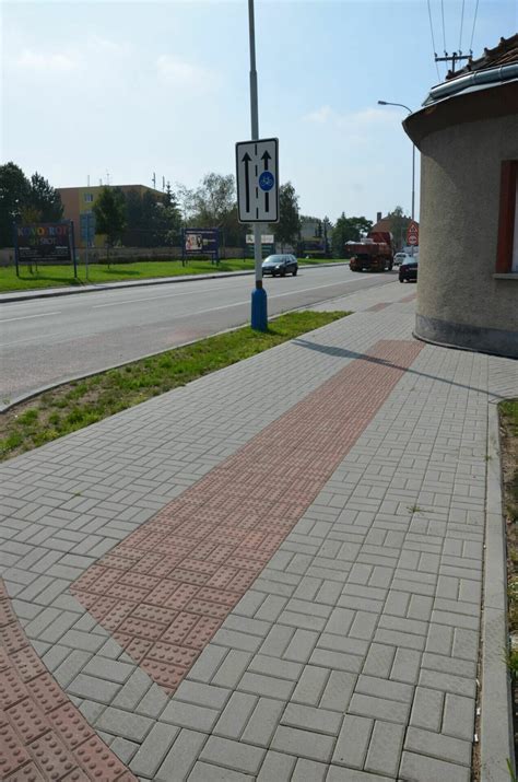 Hmatové dlaždice pre nevidiacich