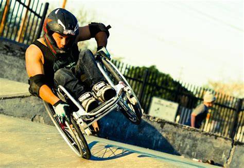 Aaron Wheelz Fotheringham na vozíku
