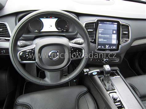 Interiér automobilu s upraveným ovládaním pre osoby s ŤZP