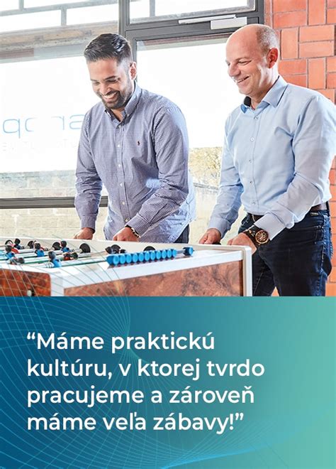 Ľudia rôznych kultúr a národností spoločne