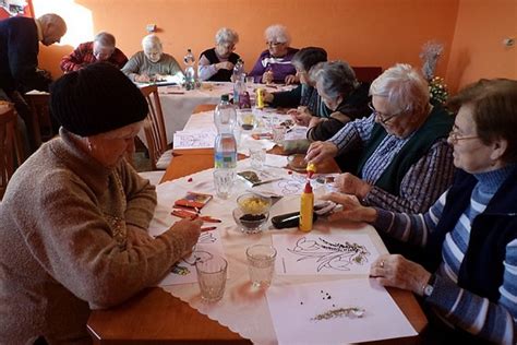 Ilustračná fotografia denných aktivít v dennom stacionári pre seniorov
