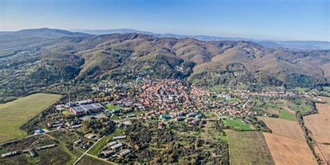 obec Pukanec a okolitá príroda Štiavnických vrchov