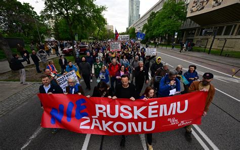 Protestujúci dôchodcovia