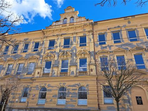 Historická budova školy sociálnej práce v Prahe