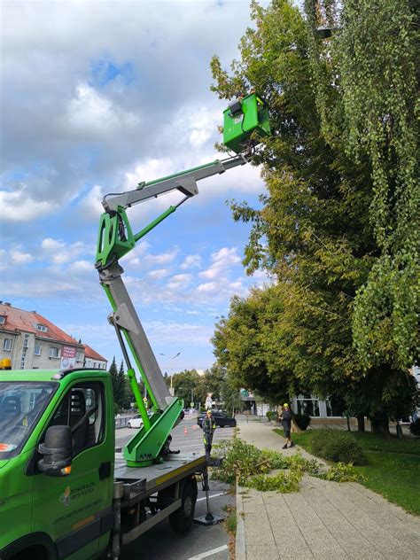 Technika Technických služieb mesta Prešov pri údržbe zelene