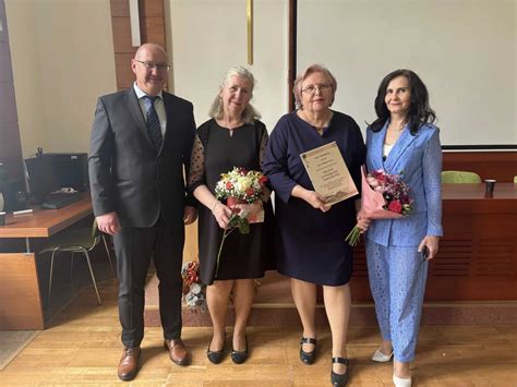 Zdravotné sestry a pôrodné asistentky v nemocničnom prostredí