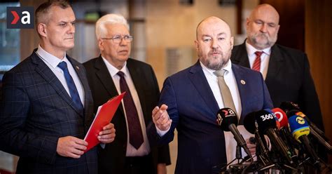 Rozdielne názory na jasle