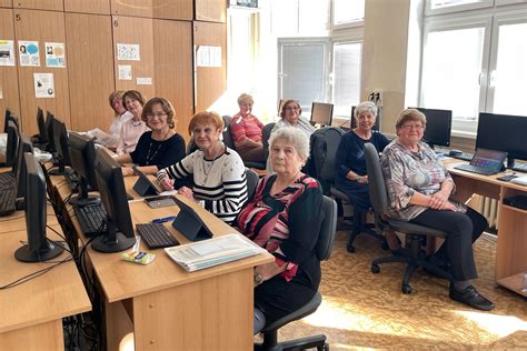 Školenie seniorov s tabletom