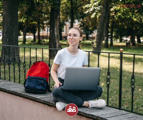 Študent pracuje na brigáde