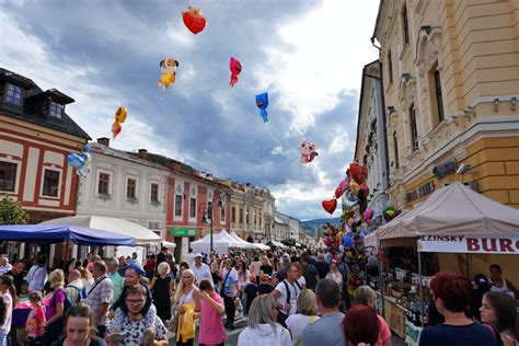 Námestie SNP počas Radvanského jarmoku
