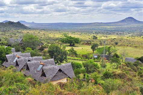 Safari v Keni